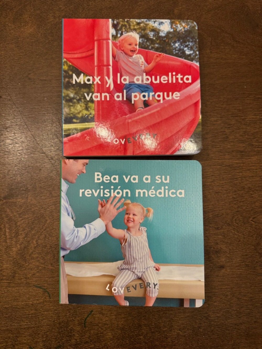 Lovevery Max and Nana & Bea Gets a Checkup ( Spanish )